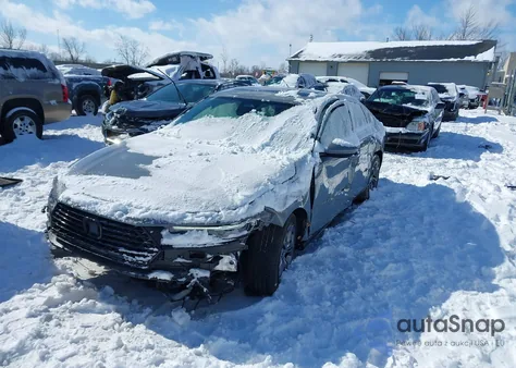 2024 Honda Accord Hybrid Exl from USA, damaged, VIN 1HGCY2F62RA022748